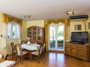 Apartment Eleonora - Three Bedroom Apartment with Terrace