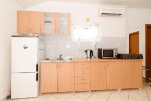 Apartments Villa Nikol - Comfort Two Bedroom Apartment with Sea View APT 3