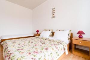 Apartments Villa Nikol - Comfort Two Bedroom Apartment with Sea View APT 3