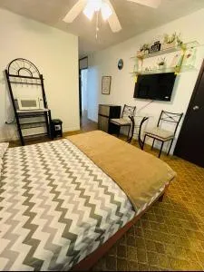 Cozy Room for 2 with Private Bath & Terrace - Bairoa