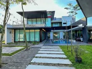 Blue Lagoon House - Netflix Private KTV Pool Movie - Pontian Besar