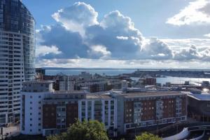 Stunning Flat at Gunwarf Quays