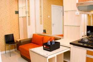 Nice and Strategic 2BR at Green Pramuka City Apartment By Travelio