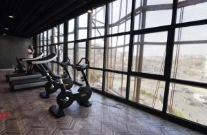 Gorgeous Bright Cool 1BD Residence Views! #359