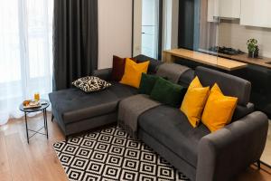 Sandra - Park-View Apt with Balcony & Parking