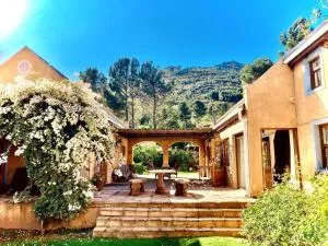 Tuscan Farmhouse near Franschhoek - Simondium