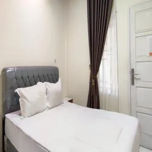 RedDoorz Syariah at Khalifi Guest House Padang - Duku