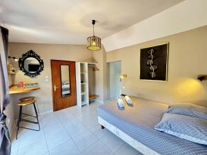 Appartements L-Abbaye de l-Epau - Jardin - Riviere : photos des chambres