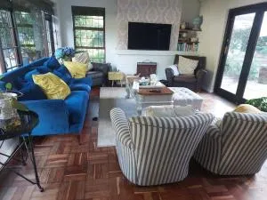 Drostdy Family Home - Bergvliet