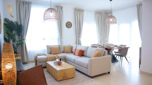 Elegant 3BR Golf View Oasis in Yas Island with Maids Room