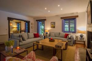 Fee4Me Galician Country House Families ONLY