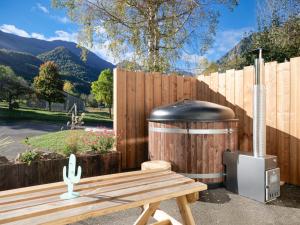 Appartements Anouste Lou Bercail - cocon entierement renove avec vue sur la montagne : photos des chambres