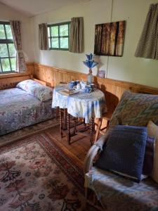 The Shack in the Woods- Off Grid