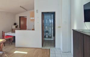 Nice Apartment In Vir With Wifi