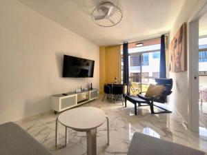 New big flat with balcony 50mts away from beach Parking Optional