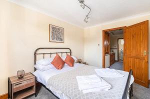 Spacious & Elegant 3BR Home Near Ipswich City Centre