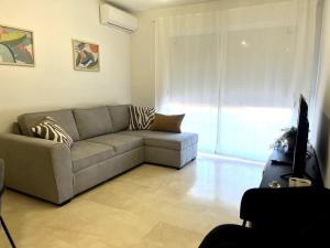 Hermoso apartamento de 2 dormitorios, gran terraza, vistas al mar y cerca de la playa "El Mirador de Coco"