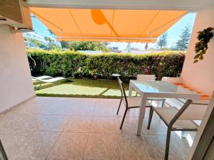 VV MonteRojo 61A "by henrypole home"