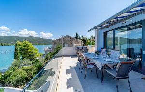 Cozy Home In Ston With Wifi