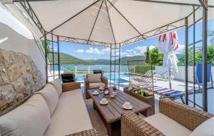 Cozy Home In Ston With Wifi