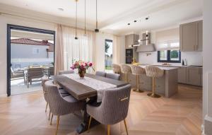 Stunning Home In Petrcane