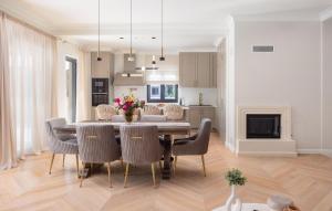 Stunning Home In Petrcane