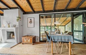 2 Bedroom Beautiful Home In Eskebjerg