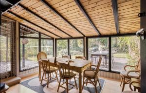 2 Bedroom Beautiful Home In Eskebjerg