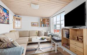 2 Bedroom Cozy Home In Esbjerg V