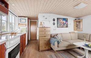 2 Bedroom Cozy Home In Esbjerg V
