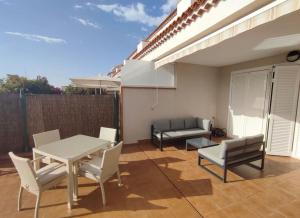 Luxury Townhouse in Puerto de Santiago, with WIFI, AC, Pool