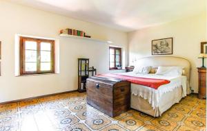 3 Bedroom Beautiful Home In Camaiore