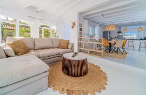 Villa Casablanca Pinosol Javea by Rock Rentals