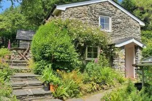 Yr Hen Efail Cosy 1 bedroom Cottage, with fireplace and garden - Tal-y-Cafn
