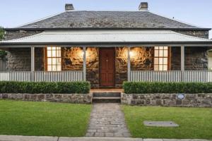 The Old Coach House c1850s Private cottage