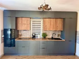 N V New View - Oslavy Charne