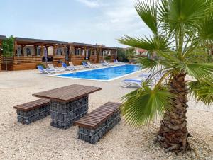 Mobilheim Camping 6 Personen Pool am Meer