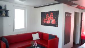 Floating House Sea Queen