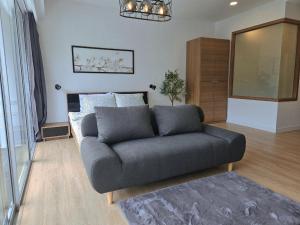 The Olive Studio Room at Chic Condominium