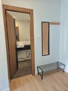 The Olive Studio Room at Chic Condominium