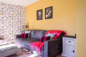 The Parade -Corner Plot Getaways