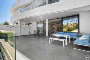 ViVi Homes - Amore Luxury ,Garden, Pool & Sauna