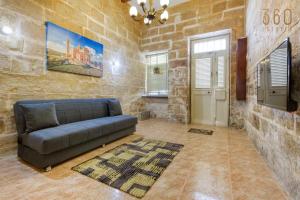 Authentic Townhouse with backyard in Sliema by 360 Estates