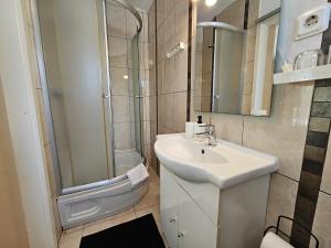 Two-Bedroom Apartment Standard room in Apartment Mirko