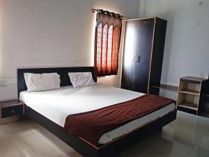 Savanur Deluxe Lodge