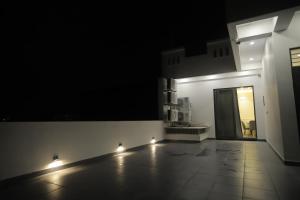 The Golden Glow by Ivory Stays