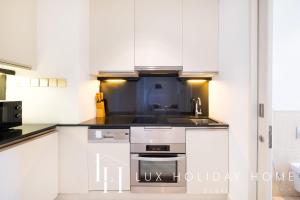 LUX The JW Marina Studio 2