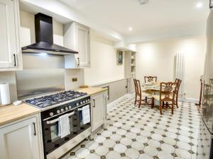 Characterful flat by Lincoln Castle - Pass the Keys