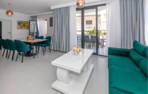 Lovely Apartment In Duboka With Wifi 