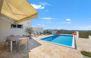 4 Bedroom Stunning Home In Jarebinjak - Jarebinjak